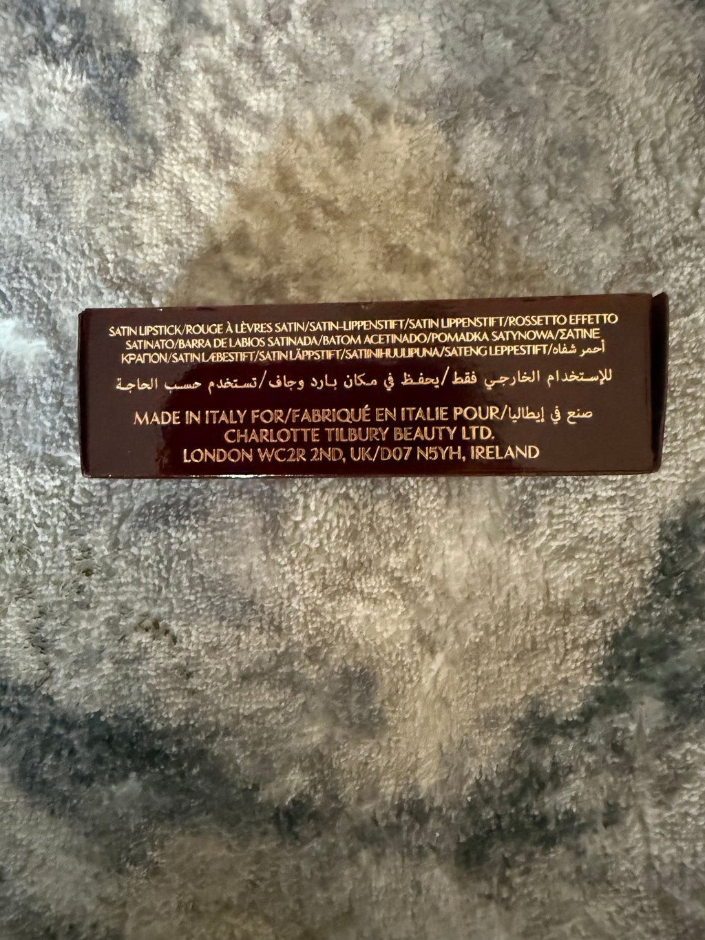 Charlotte Tilbury K.I.S.S.I.N.G Satin Shine Lipstick in shade Yes Honey