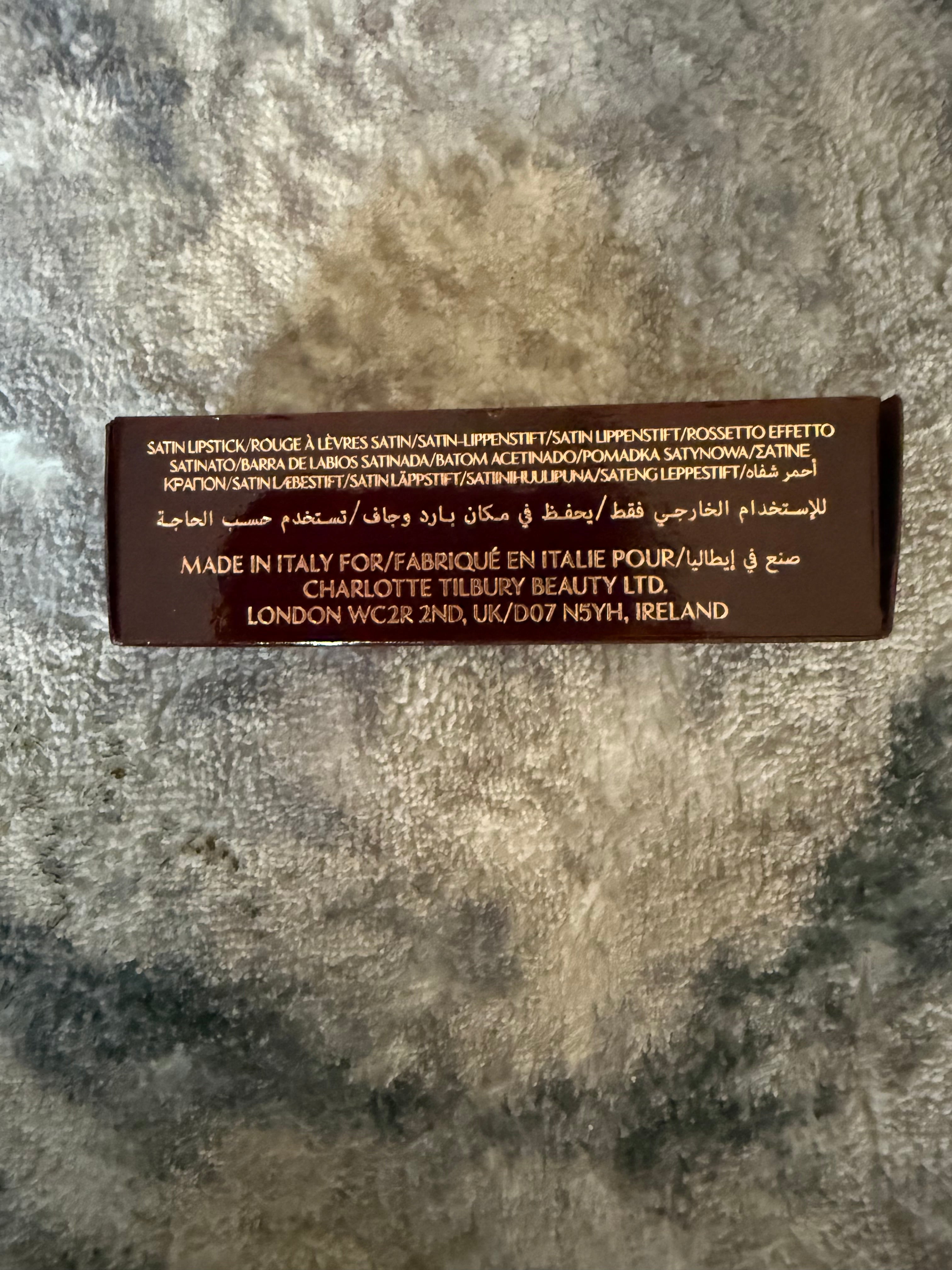 Charlotte Tilbury K.I.S.S.I.N.G Satin Shine Lipstick in shade Yes Honey